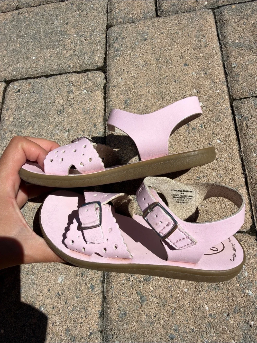FootMates Girls Light Pink Scalloped Buckle Sandals